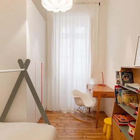 Alcantara Family Near Lx Factory Apartment *